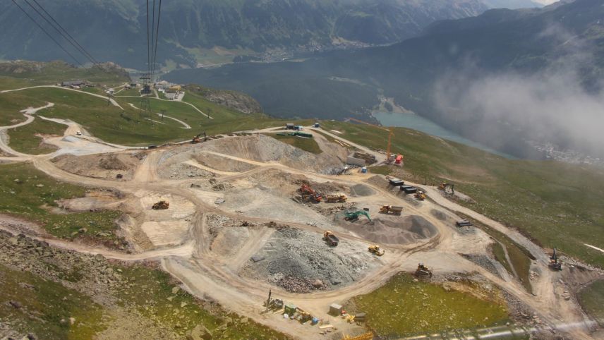 Auf der Grossbaustelle des zweiten Naturspeichersees, Lej Nair Pitschen, herrscht aktuell emsiges Treiben. 
Fotos: Stefanie Wick Widmer