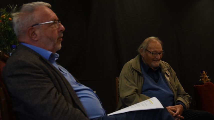 Chasper Pult ho discurrieu cul fundatur dal Chardun Jacques Guidon chi festagia in gövgia sieu 90evel anniversari (fotografia: Nicolo Bass).