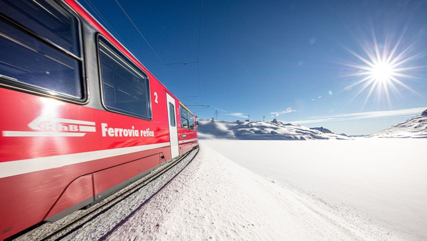 Das Angebot wird über die Festtage um einen zusätzlichen Zug auf der Berninalinie ergänzt. Foto: Rhätische Bahn / Andrea Badrutt