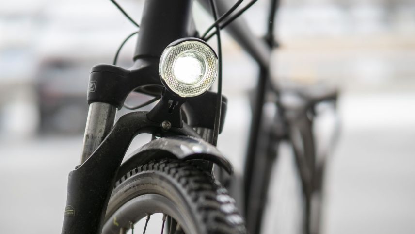  Das Licht muss fest am Velo angebracht sein (fotografia: Daniel Zaugg).