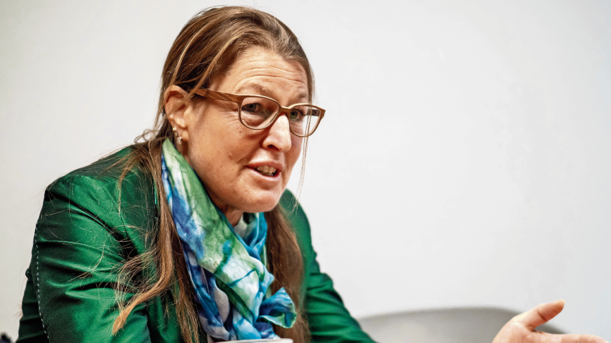 Barbara Aeschbacher ist Juristin und Gemeindepräsidentin von Sils. Sie sagt: Ökonomische und ökologische Zielkonflikte gibt es, zur Lösung braucht es Kompromisse.