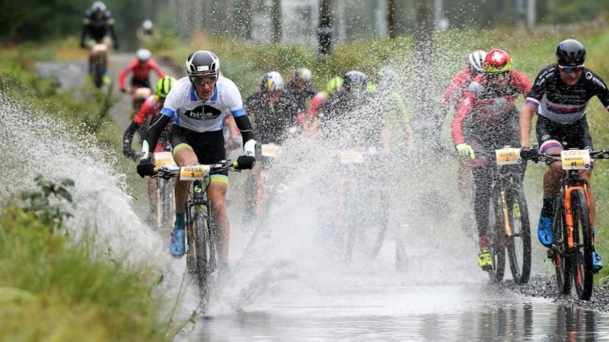 Wegen des nass-kalten Wetters ändert sich die Streckenführung. Foto: Nationalpark Bike-Marathon