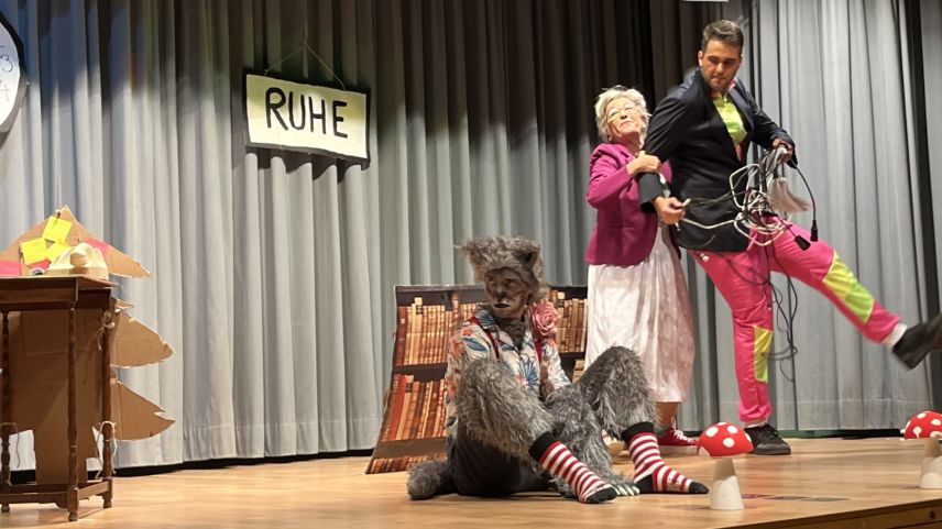 Der liebe Wolf in der Menschenwelt. Foto: Andrea Gutgsell