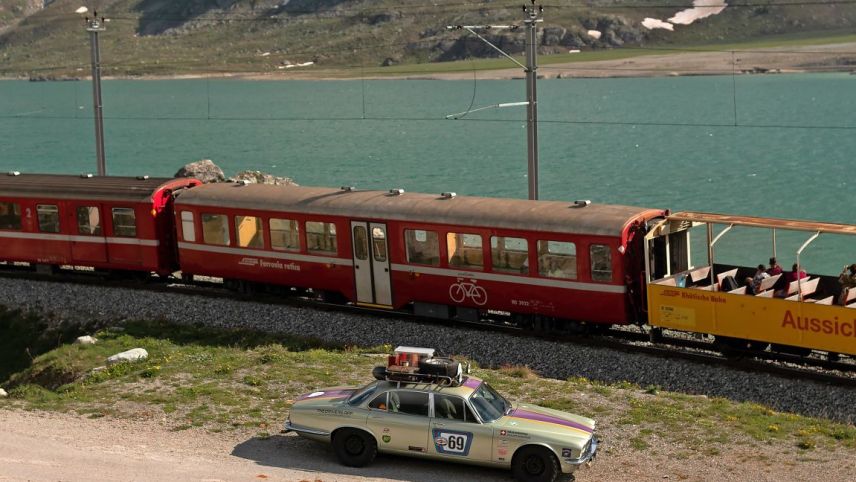Nobel, elegant und auch abenteuerlich: Am Wochenende sind anlässlich des British Classic Car Meetings zahlreiche Oldtimer durch das Oberengadin gefahren. Fotos: z. Vfg