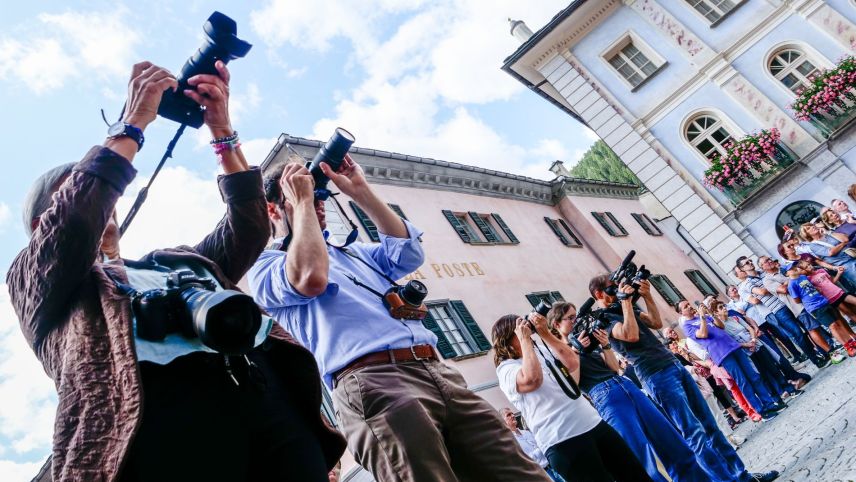 Die Vergabe des Wakkerpreises 2025 zog zahlreiche Gäste an und auch das Medieninteresse war gross.