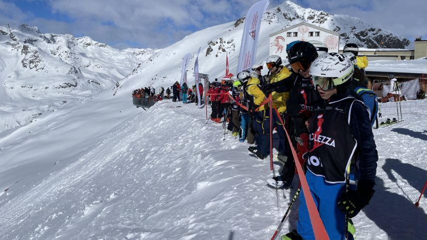 Viel Publikum wohnt dem Volksrennen bei.  Foto: Fadrina Hofmann