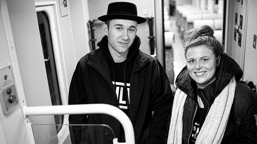 Juliane Hieber e Nicola Roner sun daspö l’on 2017 ils fittadins dal «Cult» sün Trü a Scuol. fotografia: mad