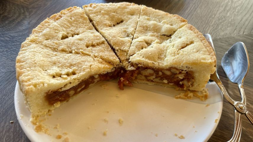 Die Engadiner Nusstorte von 1881 ist zwar kalorienreicher, aber auch schmackhafter. Foto: Fadrina Hofmann