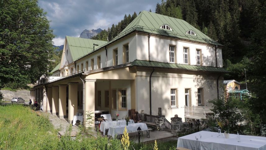 La chasa cul Center cultural a Nairs. fotografia: Benedict Stecher