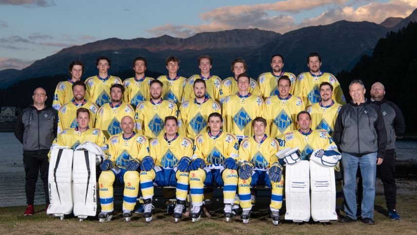 Die erste Mannschaft des EHC St.Moritz    Foto: Rutz Foto, Arnaud Delalande