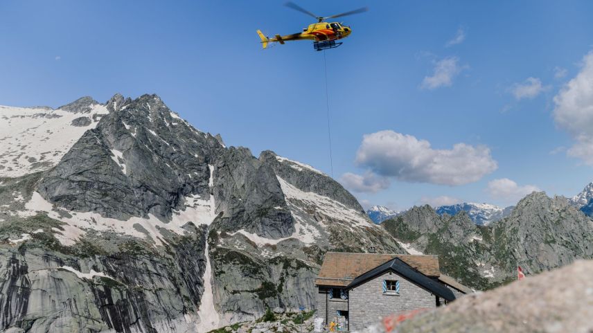 Viele Hütten konnten dank Heli Bernina umgebaut werden. Foto: Heli Bernina AG
