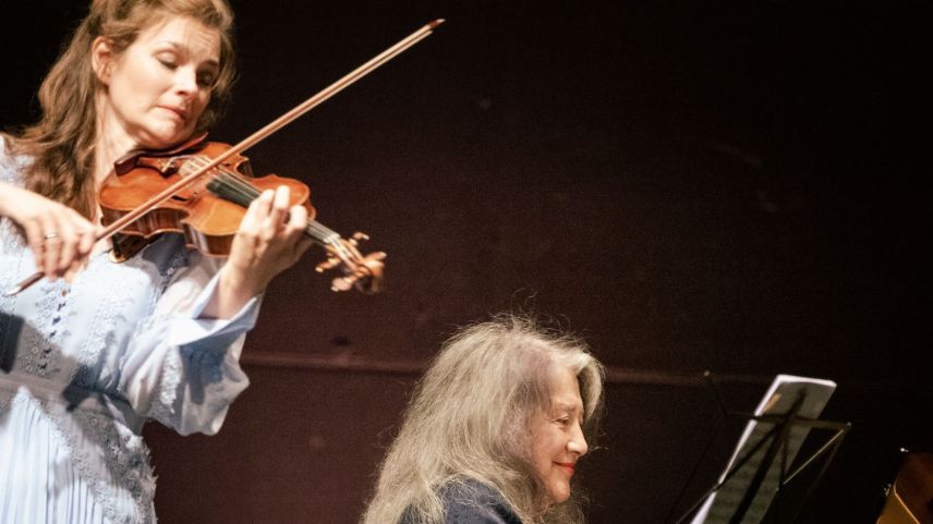 Harmonierten aufs Beste: Die Geigerin Janine Jansen und die Pianistin Martha Argerich.         Foto: Quim Vilar
