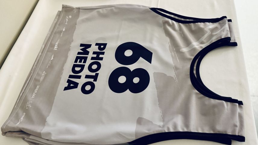 Die Fotografenweste ist im Medienzentrum deponiert.  Foto: Fadrina Hofmann