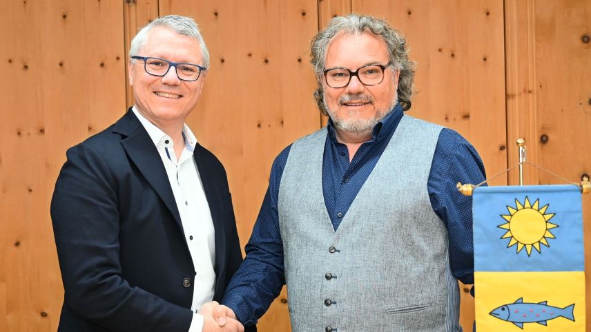 Stefan Brauchli (rechts) übergibt das Amt an Jörg Meyer. Foto: z. Vfg