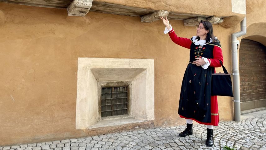 Lucrezia Magni kennt die Gehemnisse von Zuoz.  Foto: Fadrina Hofmann