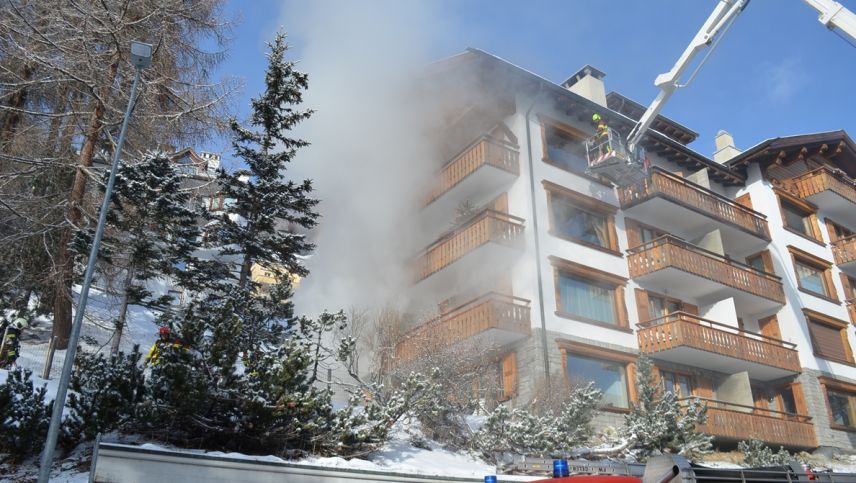 Die Feurewehren waren rasch vor Ort. Foto: Kantonspolizei Graubünden