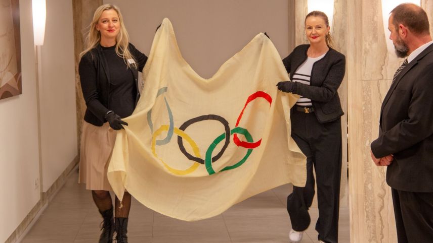 Die Olympiafahne von 1948 kam in Wil unter den Hammer. Foto: Auktionshaus Rupp
