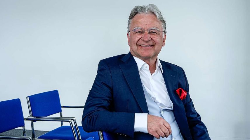 Gibt Auskunft über vergangene Saisons und blickt positiv in die Zukunft: Ernst Aschi Wyrsch. Foto: Jon Duschletta