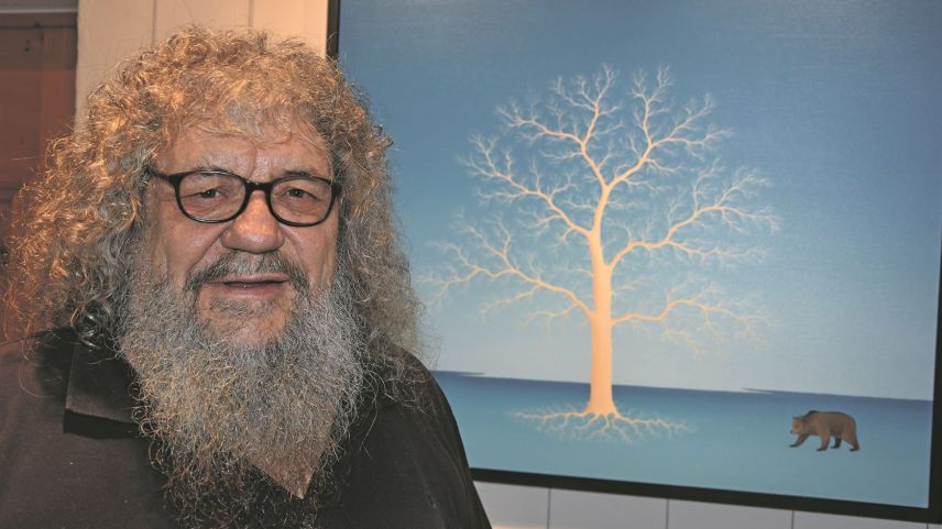 L’artist Otmar Derungs (1953–2023), ün artist ed original da Strada (fotografia: Nicolo Bass).