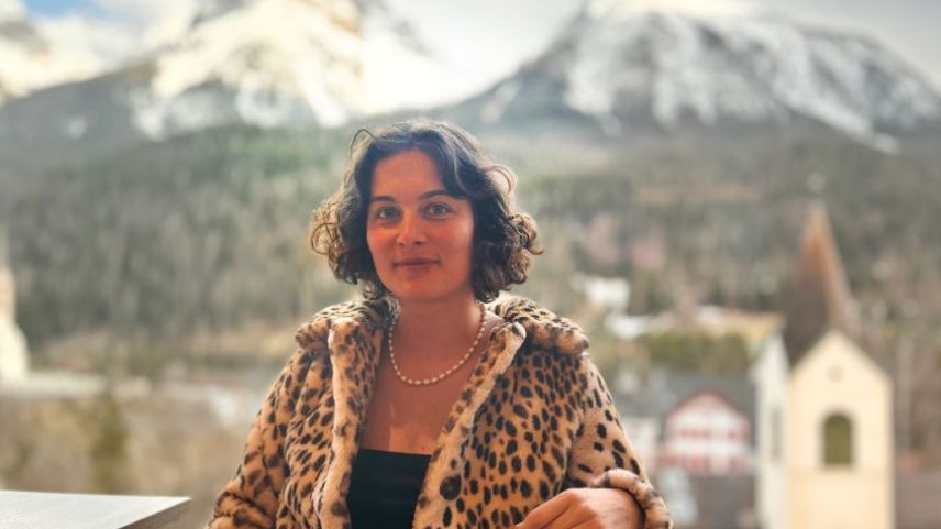 Die Musikerin Cinzia Regensburger aus Scuol erhält einen Förderungspreis des Kantons. Foto: Martin Camichel