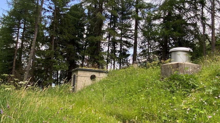 Dieses Wasserreservoir bereitet den Verantwortlichen der Gemeinde S-chanf Sorgen. Foto: Gemeinde S-chanf
