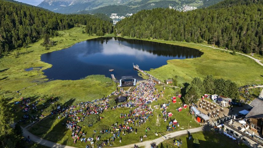 Perfektes Sommerwetter beim Auftritt von Nubya. Foto: fotoswiss.ch/Giancarlo Cattaneo