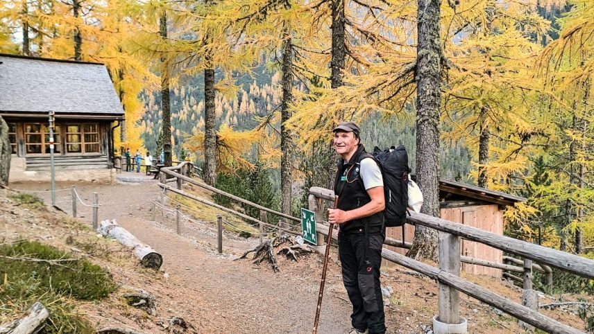 Parkwächter Reto Strimer an einem seiner Lieblingsorte, der Chamanna Cluozza. Fotos: SNP, Ruedi Haller