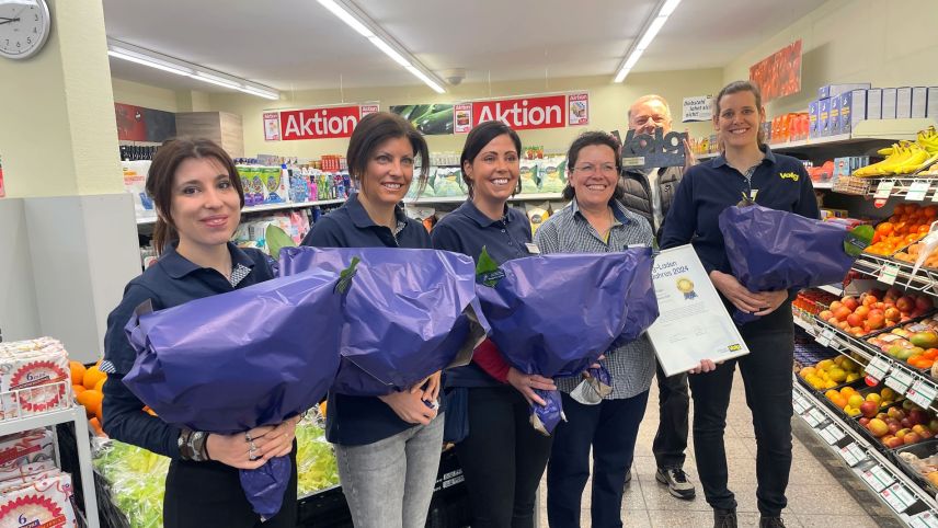 Strahlende Gesichter bei der Übergabe der Auszeichnung. Foto: z. Vfg.