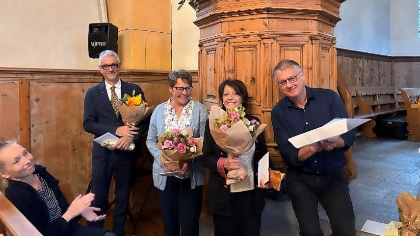 Wurden von refurmo verabschiedet, von links nach rechts: Pfarrer Thomas W. Maurer, Doris Hunger, Rosina Müller, Pfarrer Patrice J. Baumann. Foto: z. Vfg