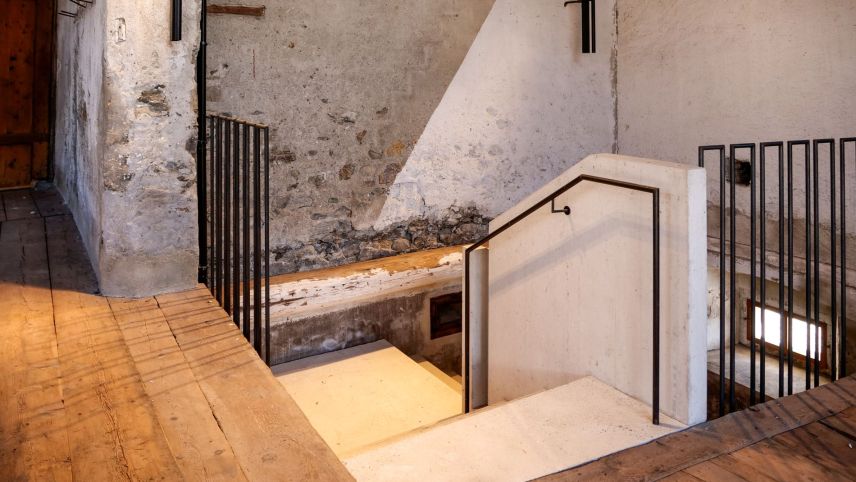 Als "minimal-invasiv" bezeichnen die Innenarchitekten Remo Derungs und Carmen Gasser Derungs die Eingriffe in die historische Bausubstanz.