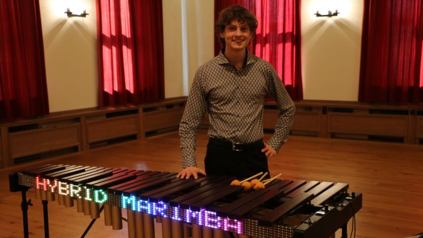 Mischa Weiss überzeugte mit seiner Hybrid-Marimba die Jury von «Schweizer Jugend forscht». Foto: z.Vfg