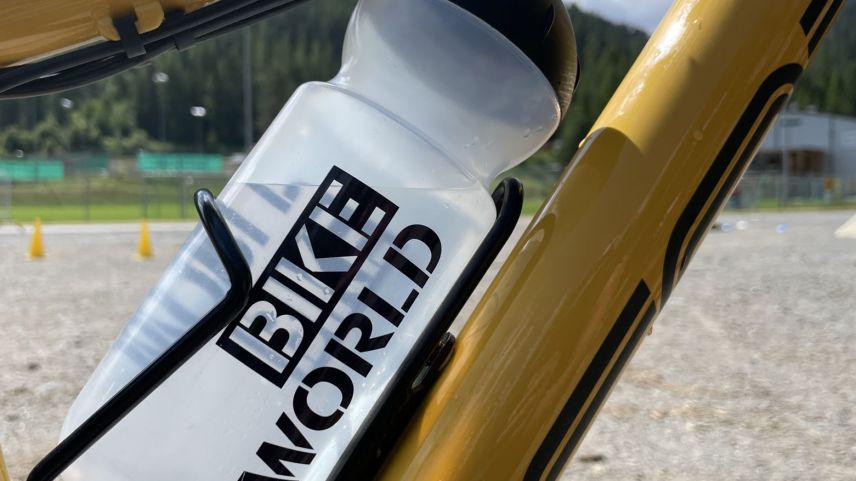 Der Radsport dominiert in diesen Tagen das Unterengadin. Foto: Fadrina Hofmann