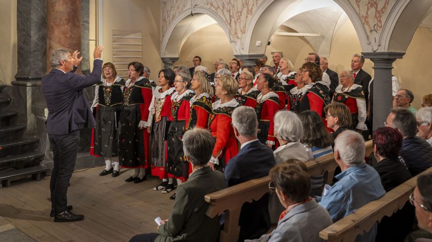 Der Gemischte Chor Samedan/Pontresina. Fotos: Yanik Bürkli