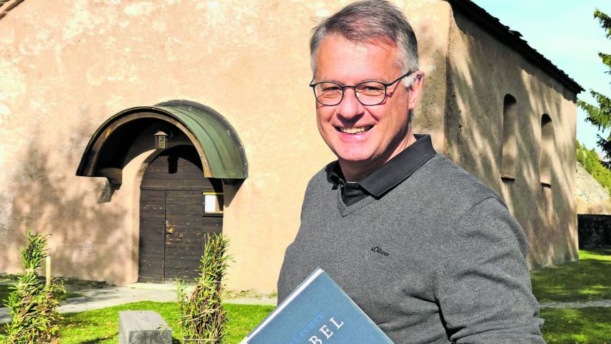 Patrice J. Baumann ist seit 1. September 2022 evangelisch-reformierter Pfarrer in Sils, Silvaplana und Champfèr (Foto: Marie-Claire Jur). 
