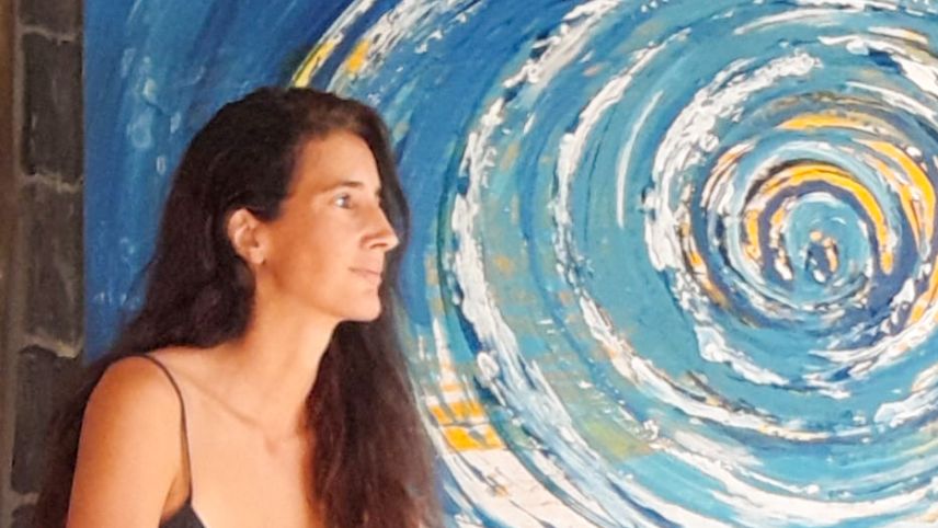 Ladina Denoth, die Enkelin von Franz Rödiger, in ihrem Atelier in Costa Rica. Foto: z.Vfg