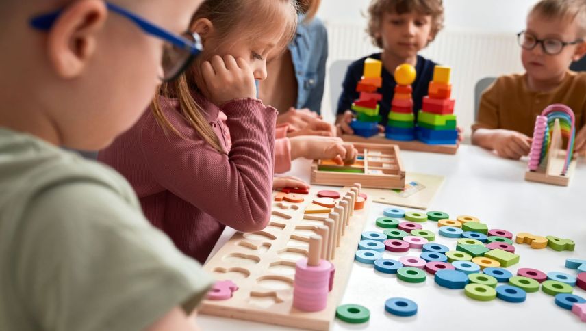 Frühe Förderung umfasst Betreuung, Bildung und Erziehung von der Geburt bis zum Kindergarteneintritt. Foto: shutterstock.com/gpointstudio