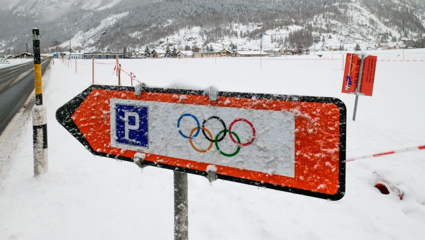 Schon in der zweiten Wettkampfwoche konnte einer der Zernezer P + R-Parkplätze geschlossen werden. Foto: Jon Duschletta