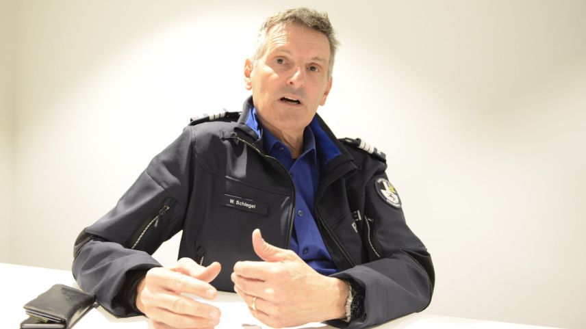 Um auch in Zukunft genügend Nachwuchs zu finden ist es gemäss dem Kommandanten der Kantonspolizei Graubünden, Walter Schlegel, unabdingbar, den Polizeiberuf attraktiv zu halten. Foto: Reto Stifel