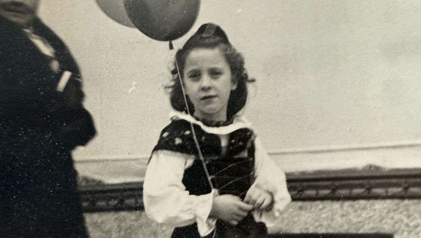 Die kleine Ida in Engadiner Tracht. Foto: Familienarchiv Ida Zisler