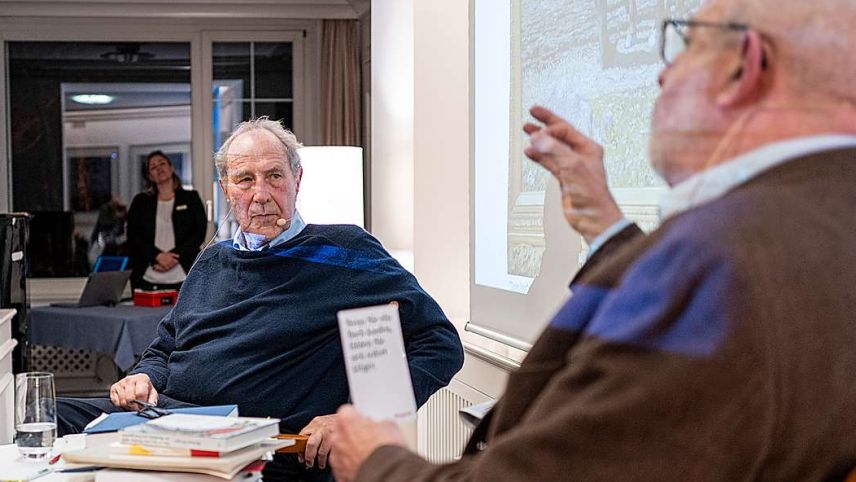 Michael Krüger (links) im Gespräch mit Chasper Pult. Foto: Mayk Wendt