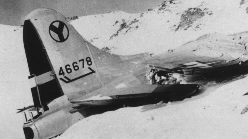 Der abgestürzte Flieger in der Val S-charl. Foto: Archiv Festungsmuseum Crestawald