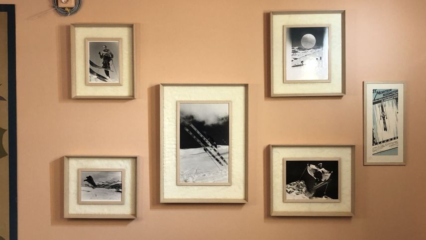 Galerie Mondavilli Scagliola aus Mailand mit Fotografien des schnellsten Skifahrers der Welt Leo Gasperl 1932.