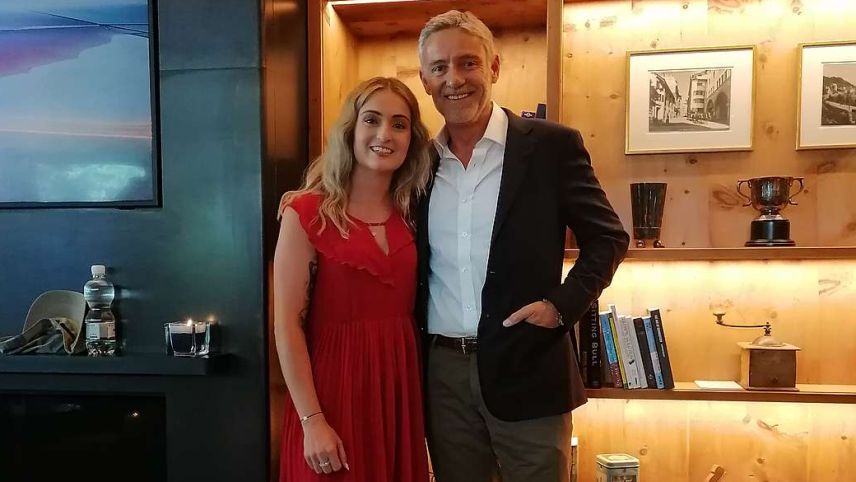 Links im Bild die geschäftsführerein Lara Müller mit Fritz Burkard. Foto: Denise Muchenberger