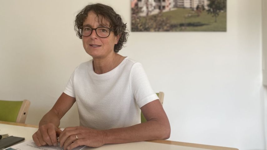 Rebekka Hansmann maina daspö bod ün on e mez la partiziun chüra e fliamaint dal Center da sandà Engiadina Bassa (fotografia: Nicolo Bass).