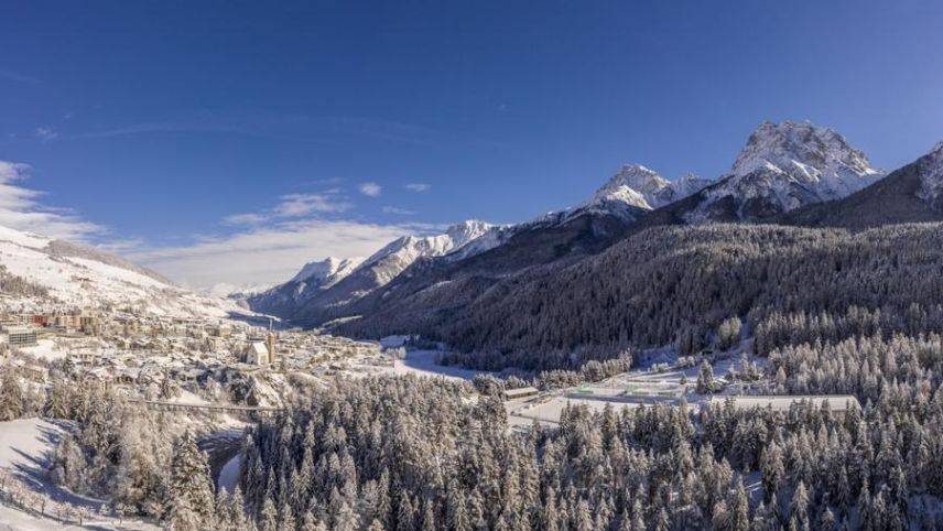 In congual culla media grischuna es la partecipaziun da duonnas illa politica cumünala illa Regiun Engiadina Bassa/Val Müstair plü ota (fotografia: Andrea Badrutt).
