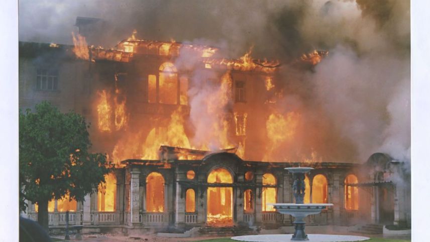 Das Feuer um ca. 6:00 morgens. Foto: z.Vfg.