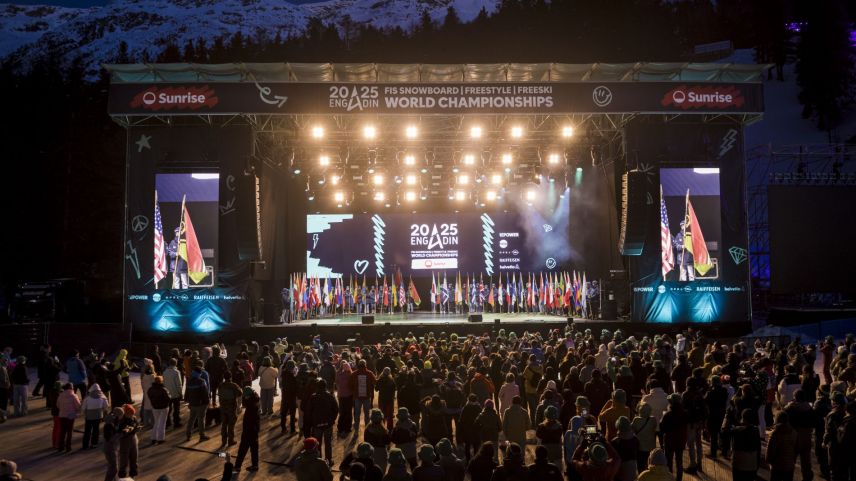 Am Mittwochabend wurde die Freestyle-WM offiziell eröffnet. Fotos: Phil Gale / FIS Freestyle WCS25