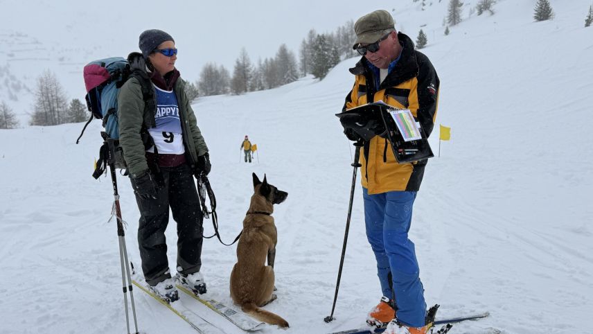 Impressionen von der Lawinenhunde Schweizermeisterschaft 2025. Foto: Fadrina Hofmann