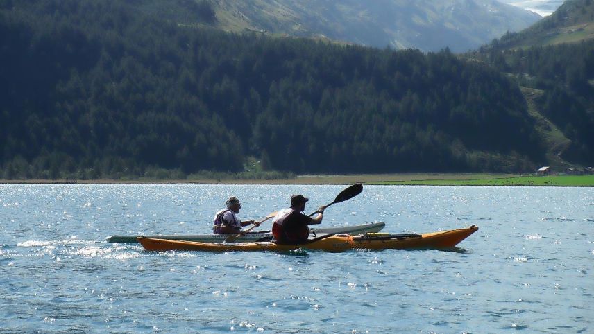 Am Wochenende paddelten die Teilnehmenden entweder über sieben oder zwölf Kilometer bei der höchstgelegenen Rundfahrt Europas. Foto: z. Vfg