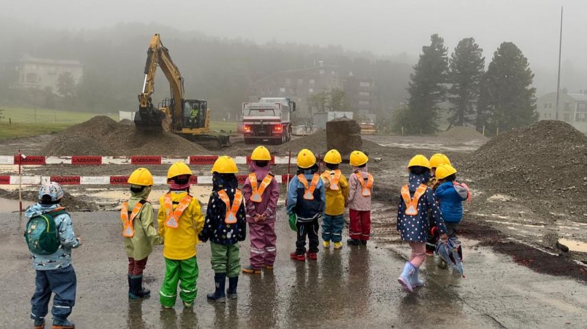 Trotz Regenwetter haben die Bauarbeiten angefangen. Foto:Martina Giovannini